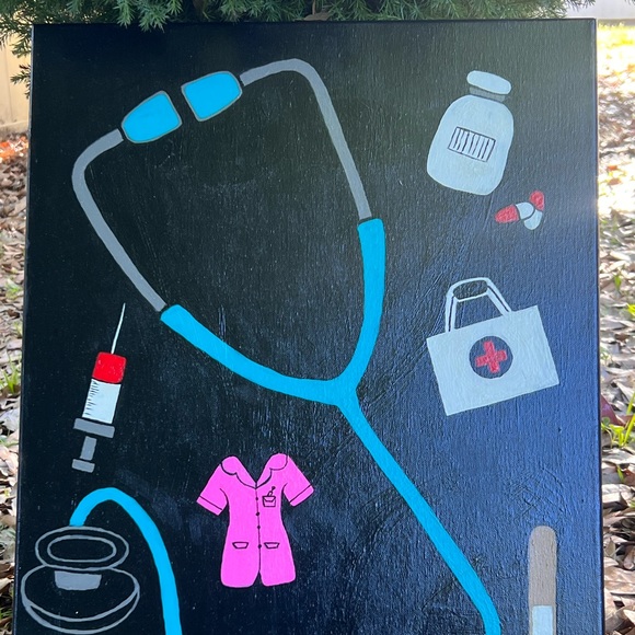 Nurse supplies - Picture 1 of 5